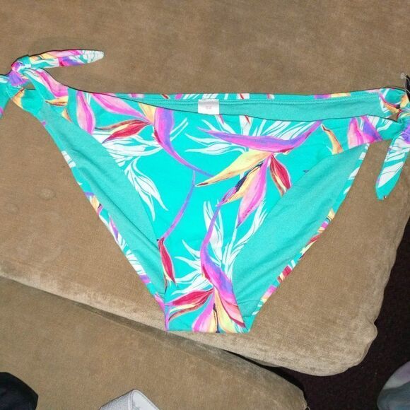 Bikini bottom - Picture 1 of 3